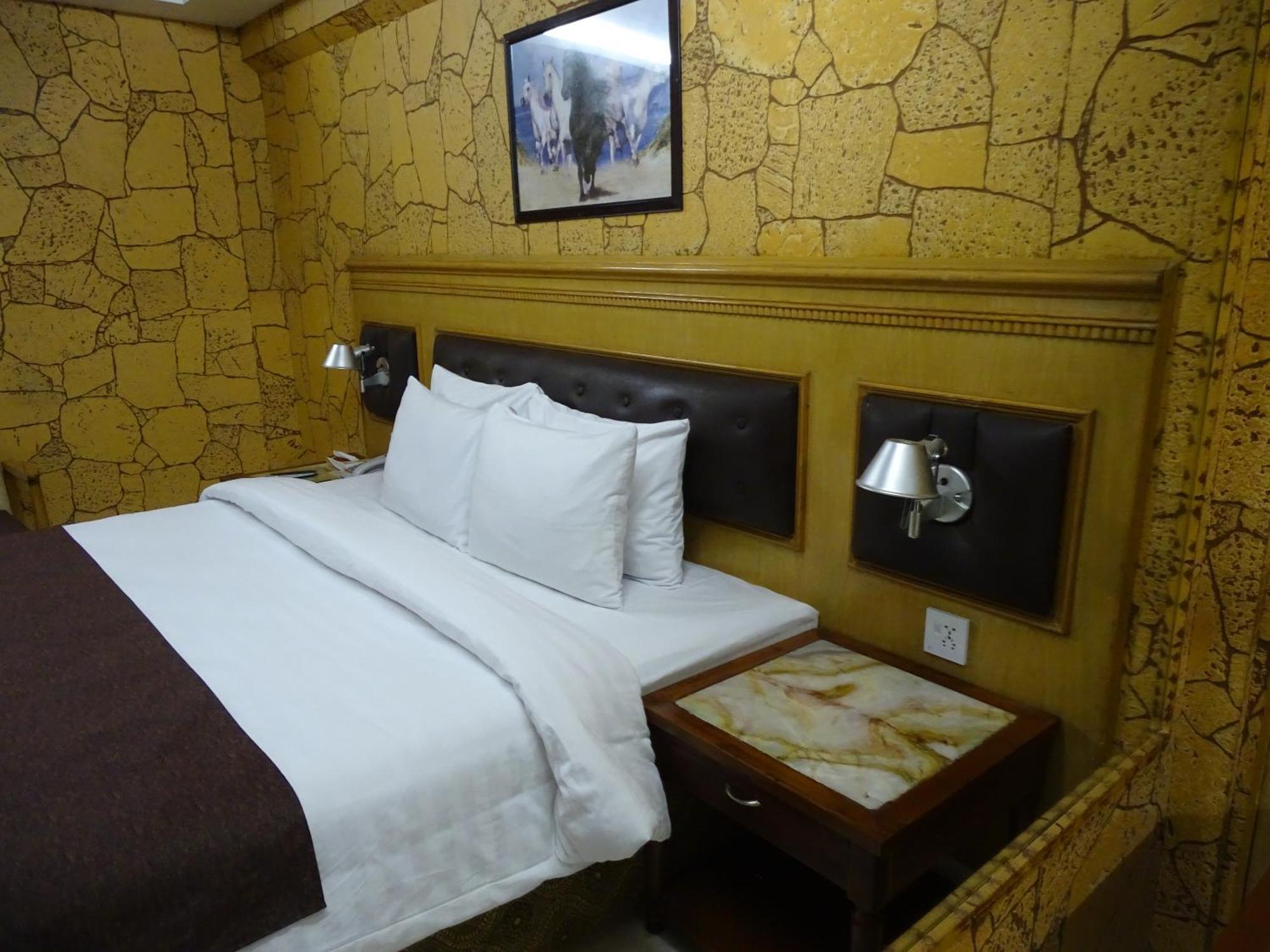 Hotel One Karaczi Zewnętrze zdjęcie